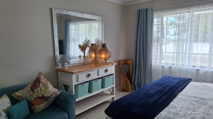 6 Bedroom Property for Sale in Gonubie Eastern Cape